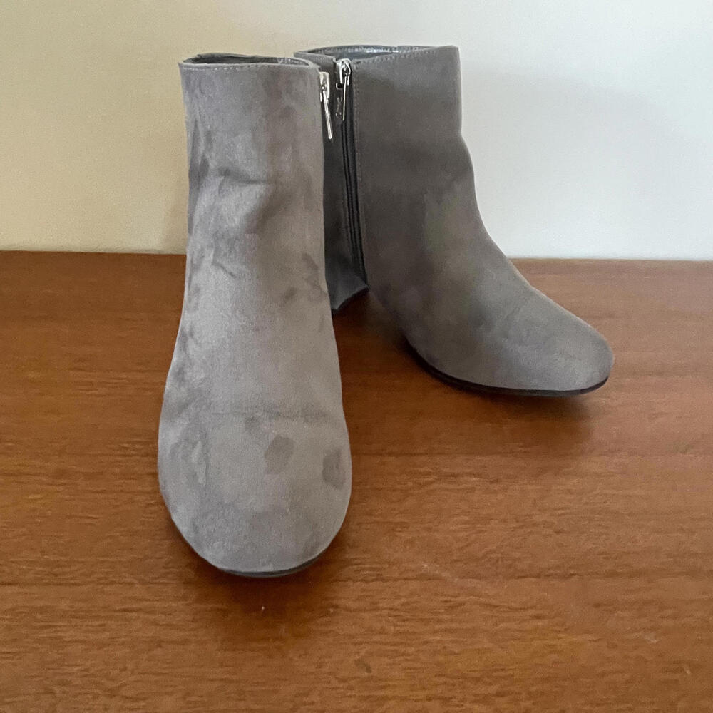 Circus by Sam Edelman - Vikki | Women's 8WW, Gray Faux Suede‎ Heeled Ankle Boots